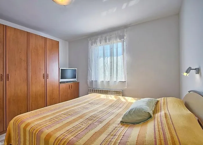 Maggie Villa